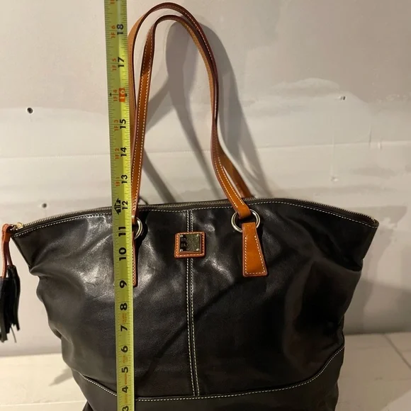 NWOT-DOONEY & BOURKE LARGE LEATHER TOTE BAG BLACK Totes